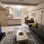 Bright & Roomy Center Appartement Tirana