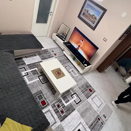 דירה Bright & Roomy Center טיראנה