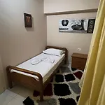 Bright & Roomy Center 티라나