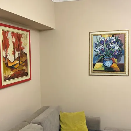 Bright & Roomy Center Lejlighed Tirana