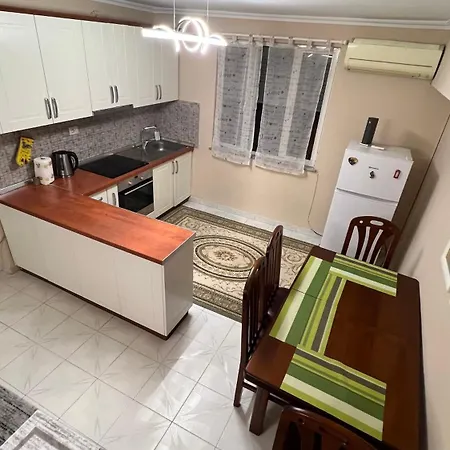 Appartamento Bright & Roomy Center Tirana