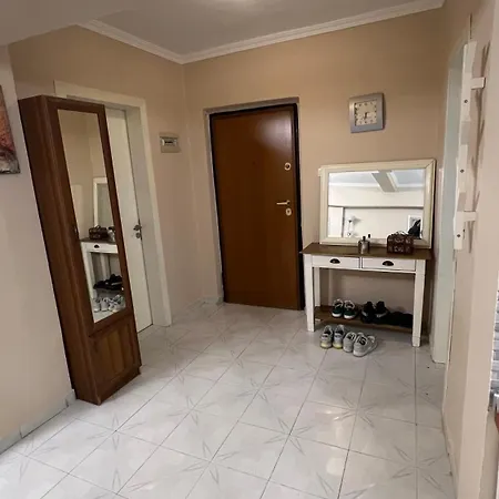 Bright & Roomy Center *
