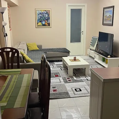 Bright & Roomy Center *