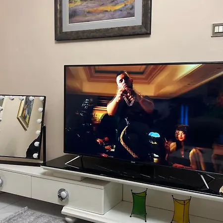 Bright & Roomy Center Appartamento