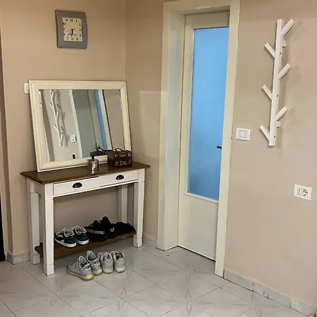 Bright & Roomy Center Lejlighed *