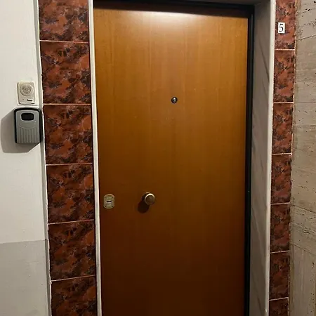 Bright & Roomy Center Lejlighed *