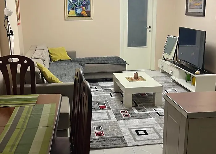 Bright & Roomy Center *