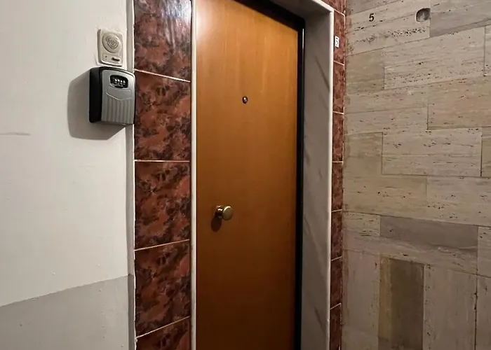 Appartamento Bright & Roomy Center Tirana